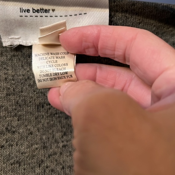 Dylan Los Angeles Faux fur vest - Picture 4 of 10